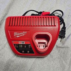 Milwaukee M12 battery charger