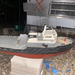 Dumas Remote Control R/C Model Tugboat Mr Darby (Partially 