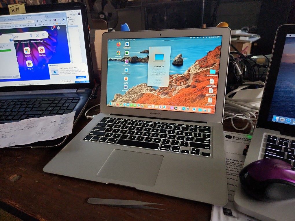 Macbook Air w/MS Office Pro Suite. Like New