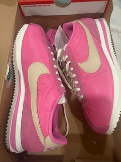 Pink Nike Cortez women’s 9 men’s 7.5