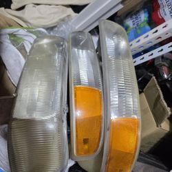 Chevy 2001 2004 Headlights NO Broken 