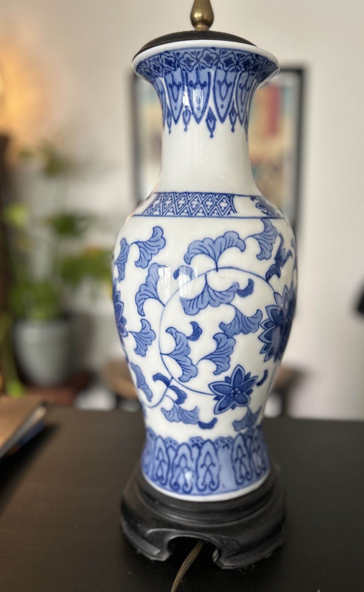 Vintage Chinoiserie blue and white Lamp