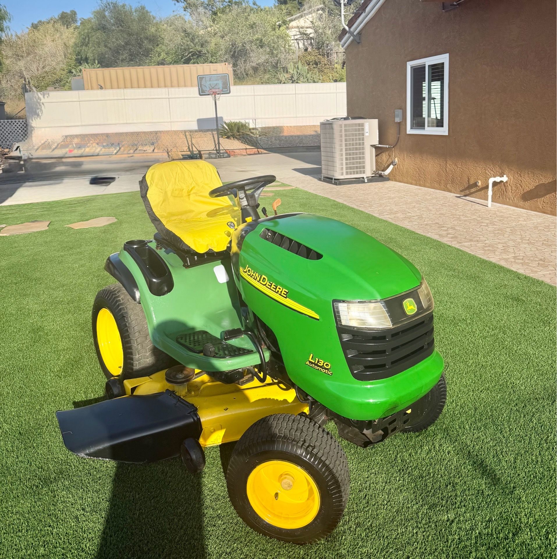 John Deere Riding Lawn Mower Tractor