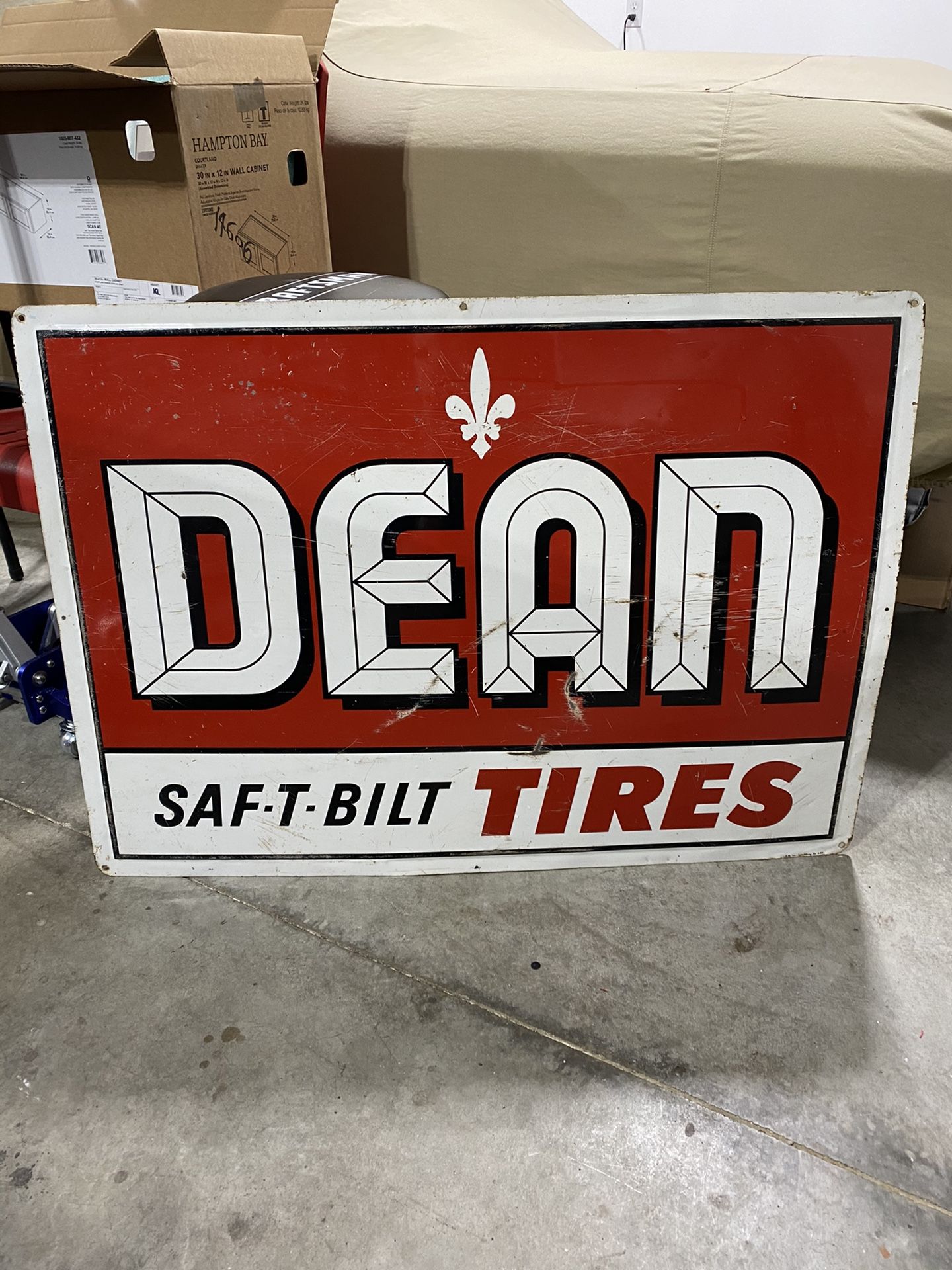 Dean Tire Sign