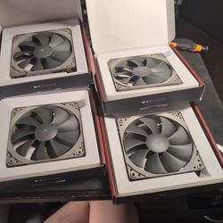 4 Noctua Redux 120mm 1700rpm fans 