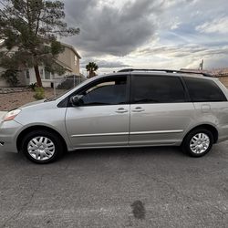 2008 Toyota Sienna