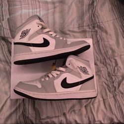 Jordan 1 Mid Grey Fog Wmns 