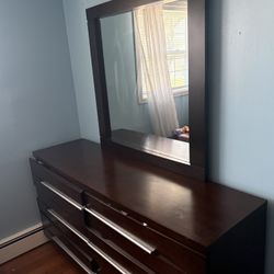 Raymour & Flanigan Brown Bedroom Set