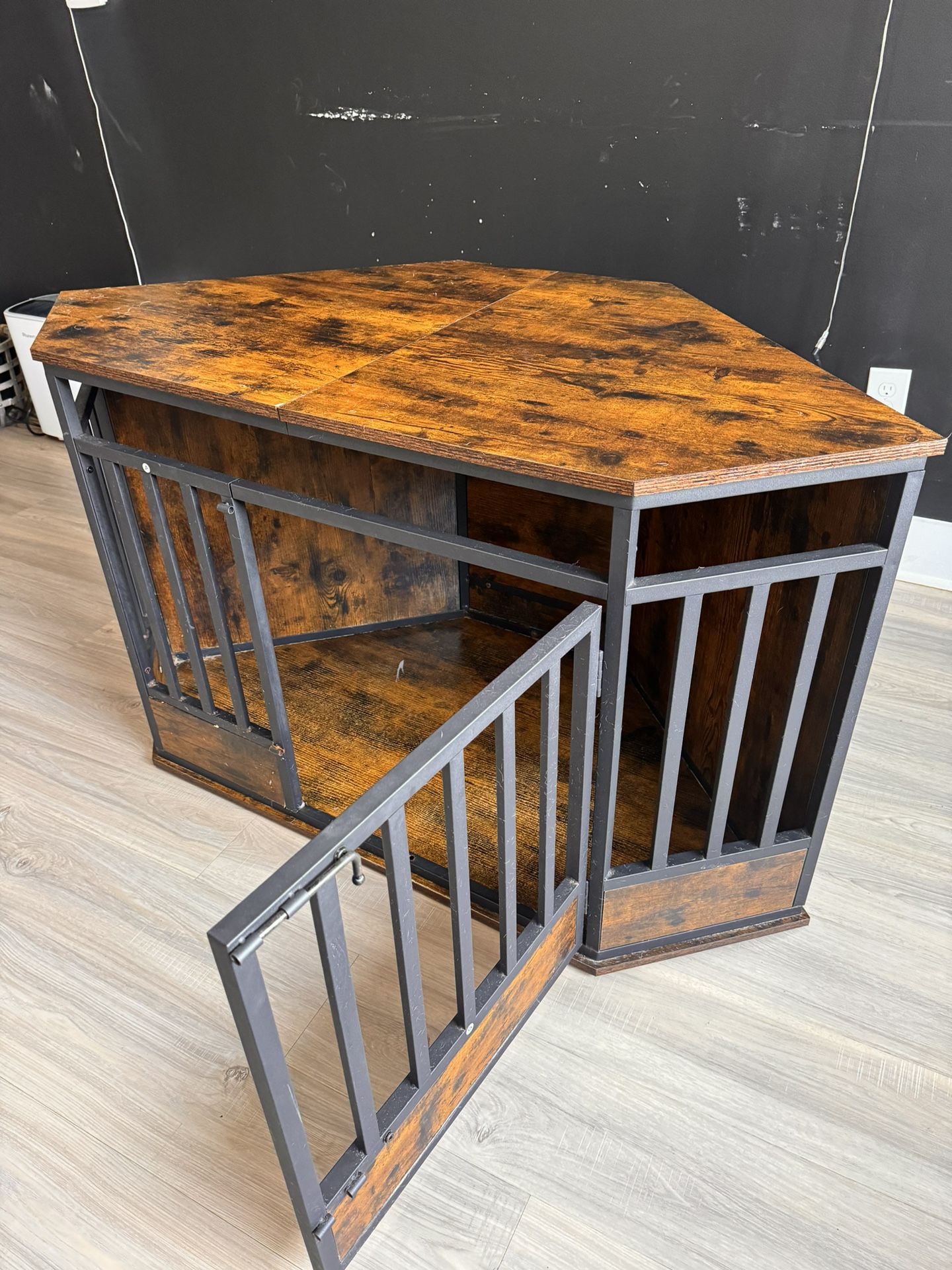 Corner Dog Crate
