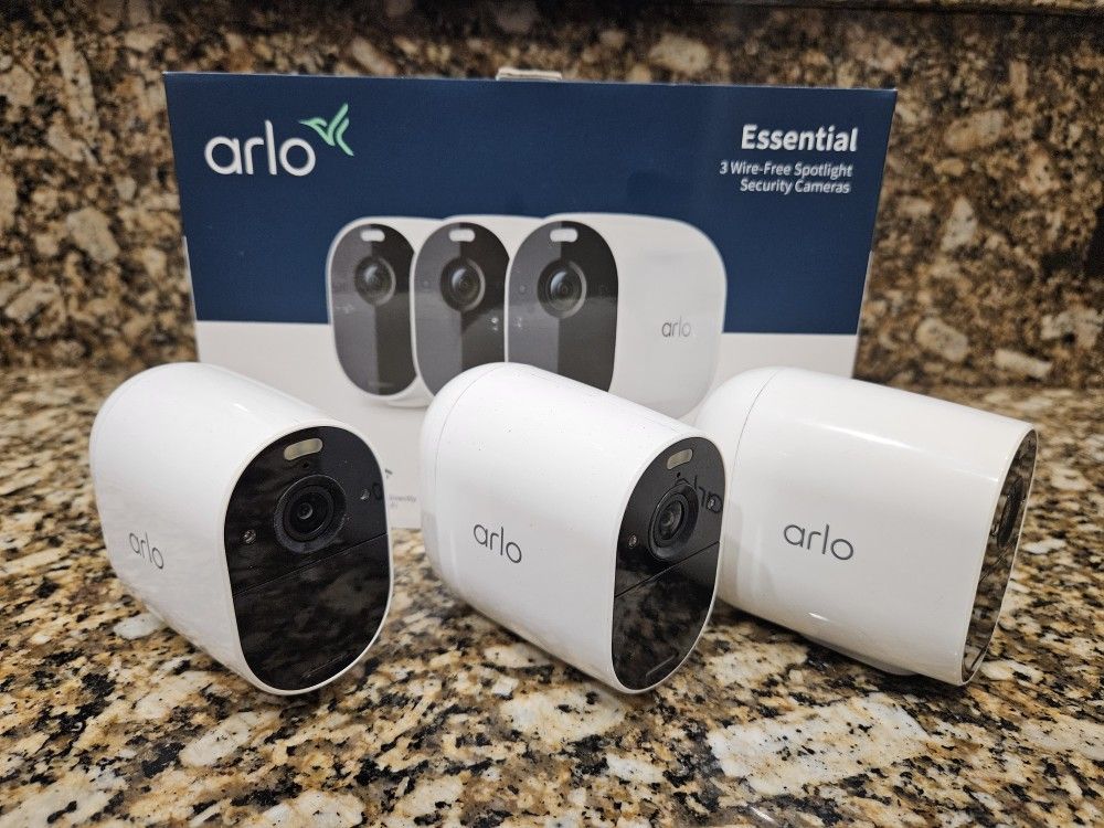 THREE Arlo Essential Wireless Spotlight Security Camera in Box Used Battery USB charging Cord
