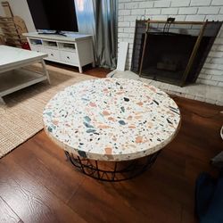 Round coffee table