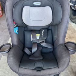 Nuna 360 Car Seat 