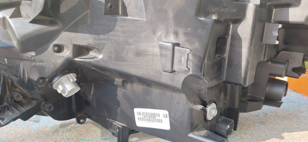 Rab4 21-23 HEADLIGHTS R BRAND ....