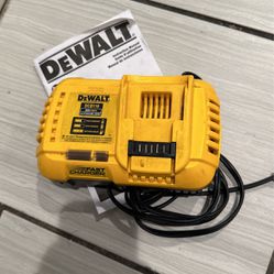 Fast   Charger   Dewalt   Almost  New