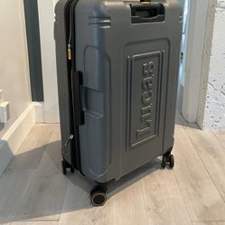 Lucas Hardshell Suitcase on Wheels