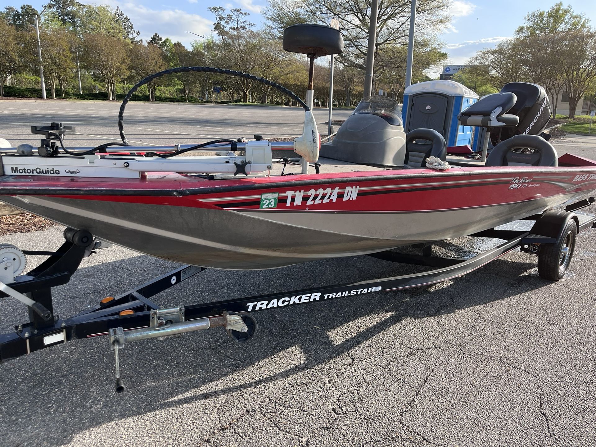 2006 Bass Tracker Special edition 19tx