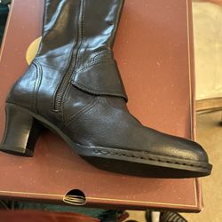 Lather Women Both Size 8.5