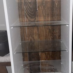 Cute Farmhouse Shelving With Wood Backing 