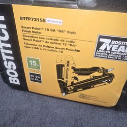 Bostitch Smart Point 15 Ga. DA Finish Nailer Kit