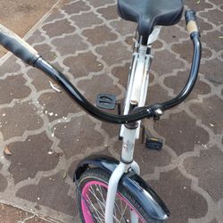 Bike Beach Cruiser 24inch Very Good Tires And New Tubes  & New  Comfortable  Seat Evrything Is Perfect 