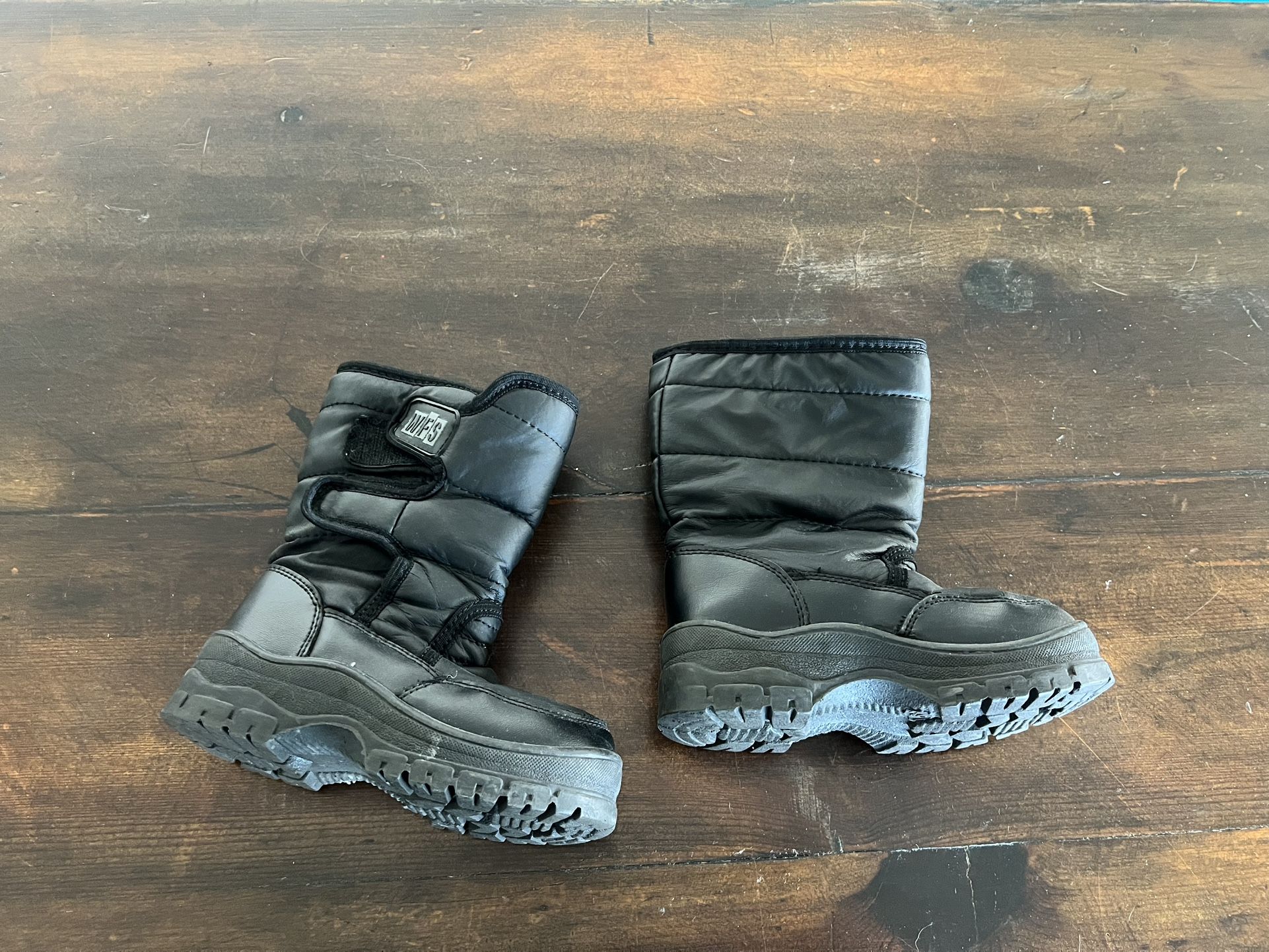 Toddler Snow Boots -Size 9