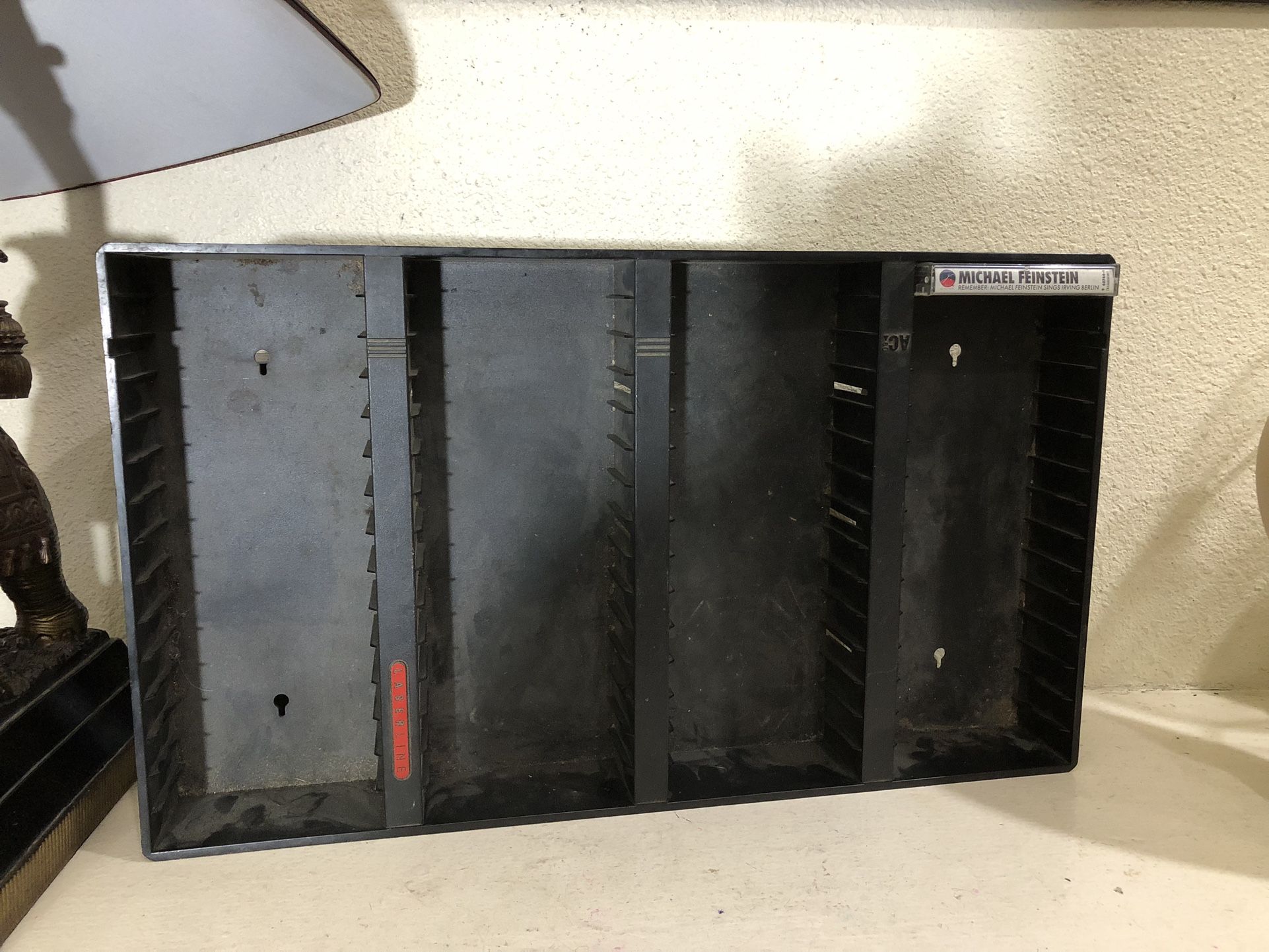 Vtg Cassette Holder 60ct