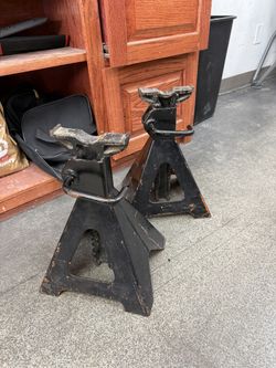 Set Of Two Jack Stands