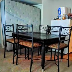 Table And Chairs Come Pickup Or We Deliver