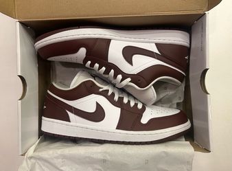 Nike Jordan  1 Low Team Red Women’s Size 11 New In Box DC0774-116 2021
