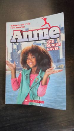 ANNIE THE JUNIOR NOVEL BASED ON THE HIT MOVIE BOOK BY THOMAS MEEHAN