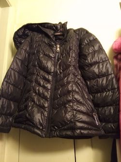 !! Girls Hooded Puffer Jacket By Calvin Klein size XS