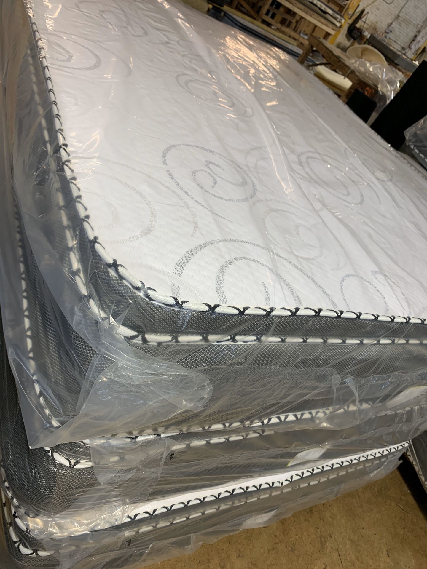 Pillow top mattress and box spring
