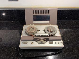Vintage 1960’s AIWA TP-31 Transistor Reel-to-reel Portable Tape Recorder