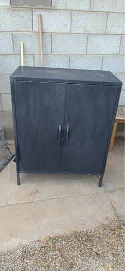 Metal cabinet