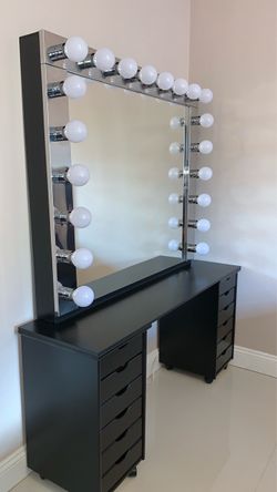 Black And Silver Vanity With Detachable Mirror & LED Lights