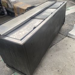 True TD9538 -  95” Forced air Horizontal Bottle Cooler For ice Cold Beers Holds (900) - 12 oz bottles . Works Good MSRP $4100+ For $m600 firm . Locate