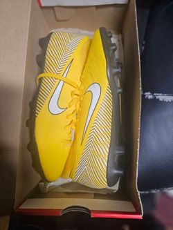 Nike Soccer Shoes Size 11