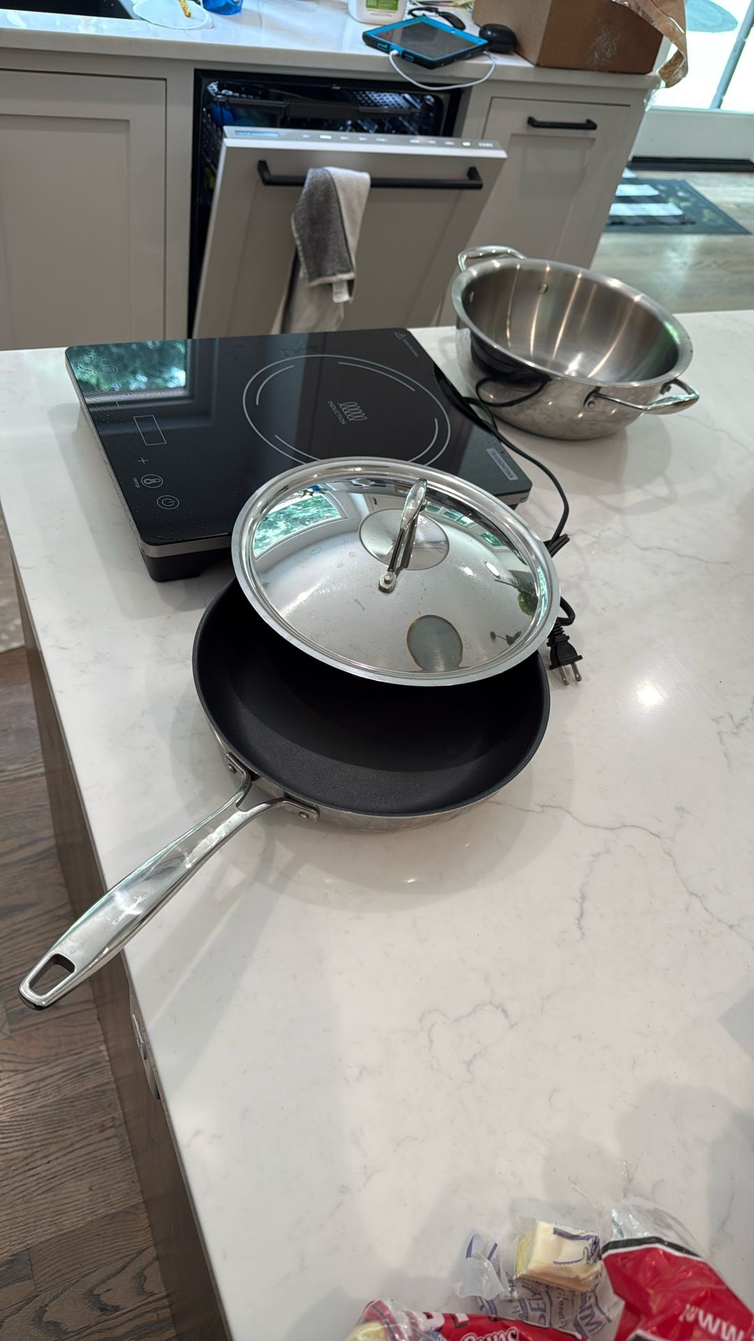 Tramontina Induction Cooktop With One Pack, One Pan And Universal Lid