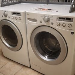 LG Washer And Dryer Works Well