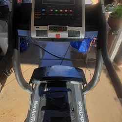 Nordictrack Tredmill Incline Trainer