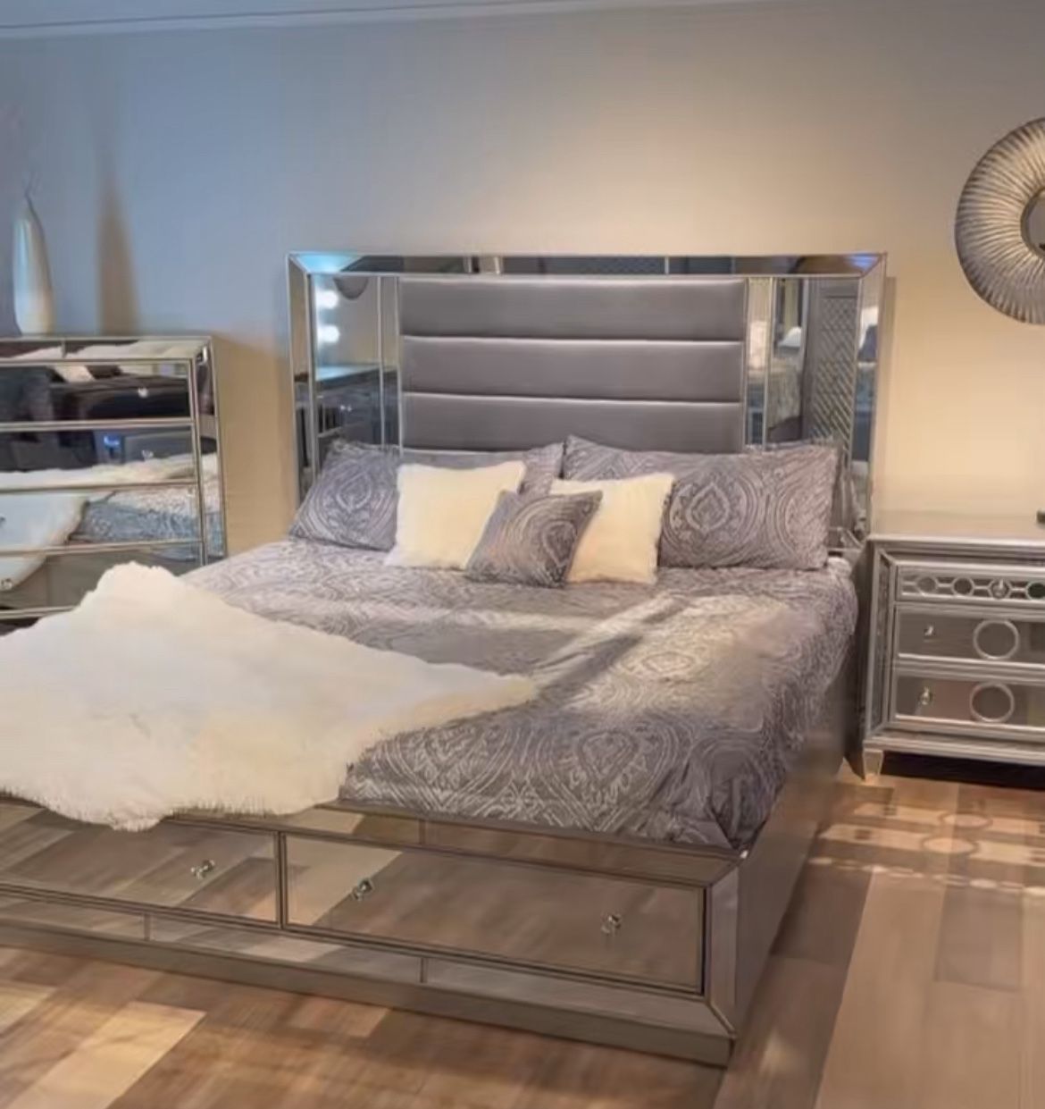 Glass Luxury Bedroom Set , Mirror Nightstands ,mir