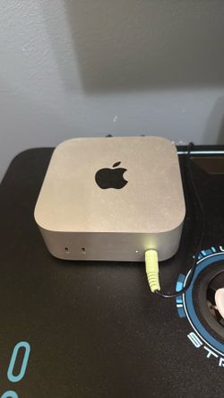 Mac Mini M4  SET - KEYBOARD, SPEAKERS, MONITOR INCLUDED