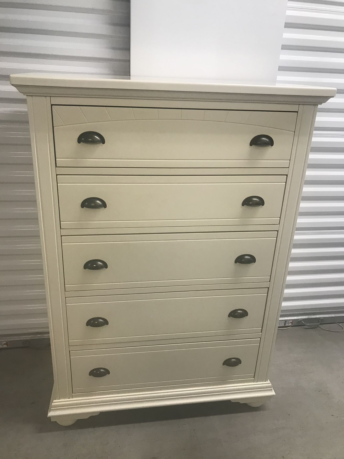 Solid Wood Dresser / Delivery Available 