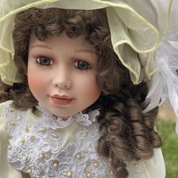 Vintage American Classics Cracker Barrel Collection 23” Porcelain Doll Judy Dianne  Measurements are approximate.   Non-smoking no pet home. Please se