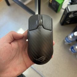 ASUS ROG Harpe Ace Extreme Carbon Fiber Wireless Gaming Mouse