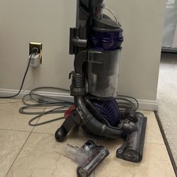 Dyson DC25 Upright Vacuum
