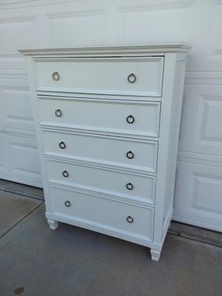Dresser