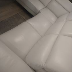 POWER RECLINER WHITE GENUINE LEATHER Sectional.. DELIVERY SERVICE AVAILABLE ✅🚚💥