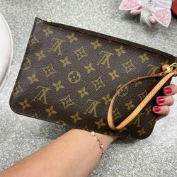 LV Clutch 
