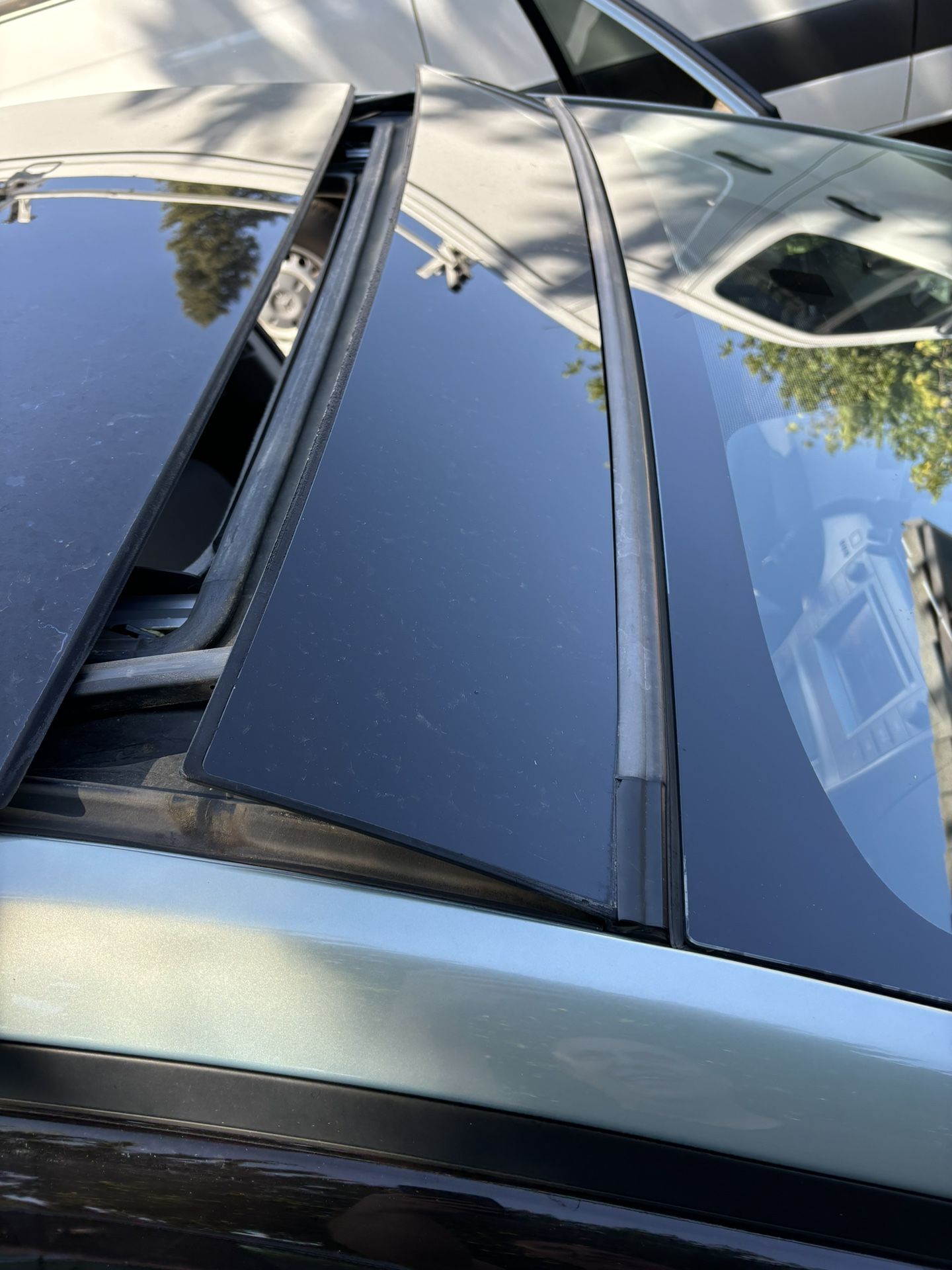 2010-2015 Toyota Prius Sunroof Front Glass OEM